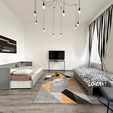 Apartment R&r