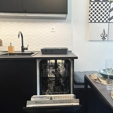 Apartment R&r