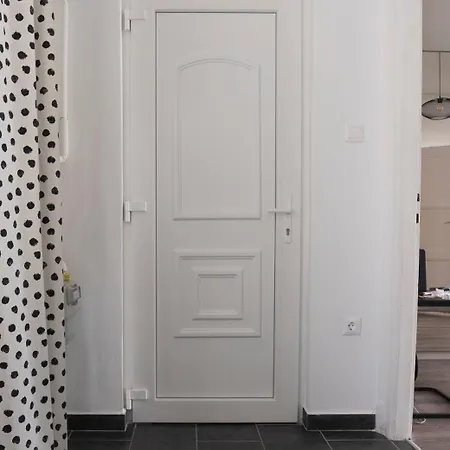 Apartment R&r *